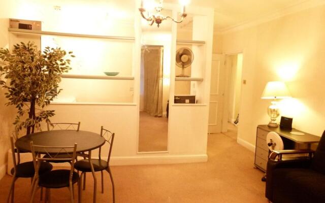 SS Property Hub - Central London Family Apartment