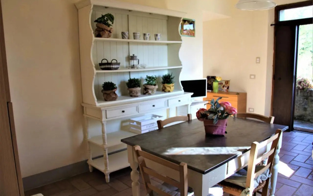 CASALE e GIARDINO a 10 minuti da SIENA