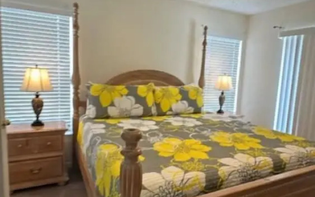 South Facing W/ Private Pool & Spa