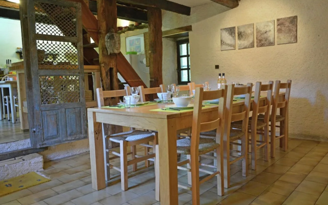 Cozy Mansion in Brandonnet With Swimming Pool