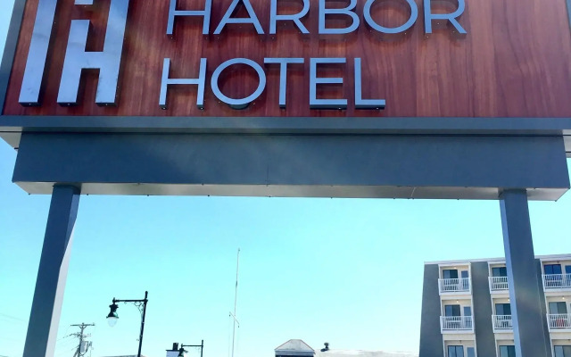Rockland Harbor Hotel