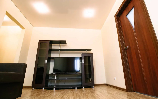 Michurina 15 Chetyrehkomnatnye apartamenty rjadom s KemGU