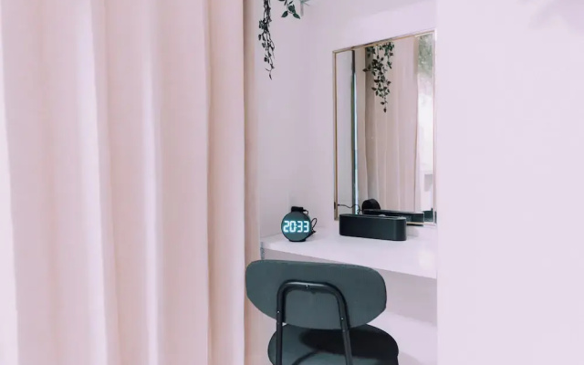 Minimalist Loft 1001