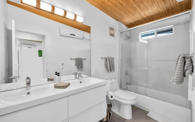 Modern Paradise at Sonora