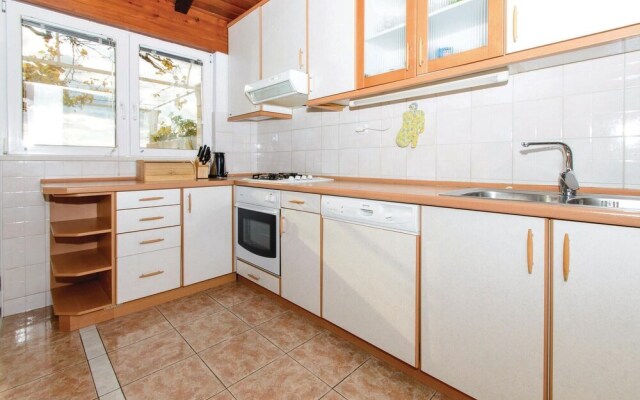 Beautiful Home in Dubrovnik With Wifi and 4 Bedrooms