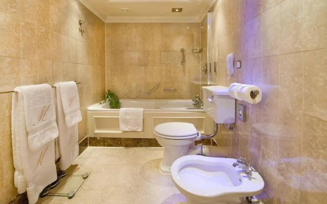 The Milestone Hotel  Apartments