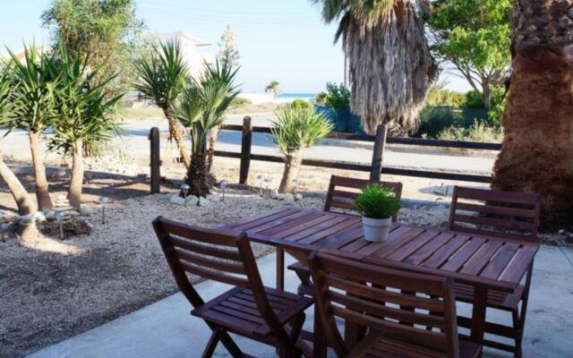 Sandy Beach N.8
