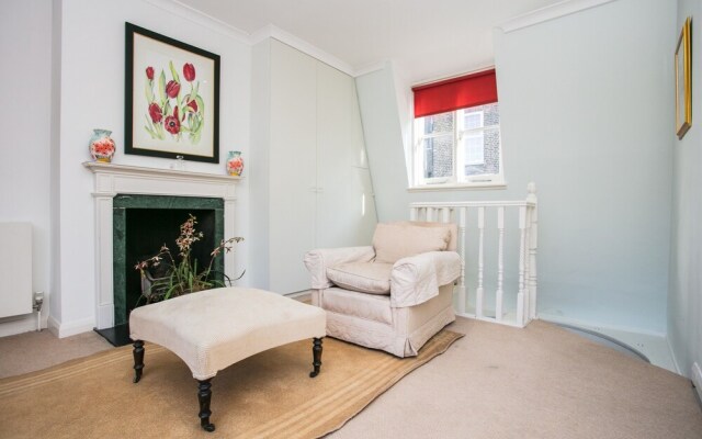 House With Roof Terrace in Pimlico