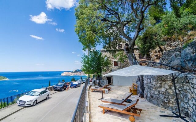 Shining Star Apartments