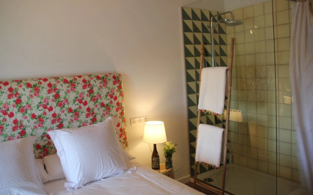 La Casa Dels Ocells- Adults Only