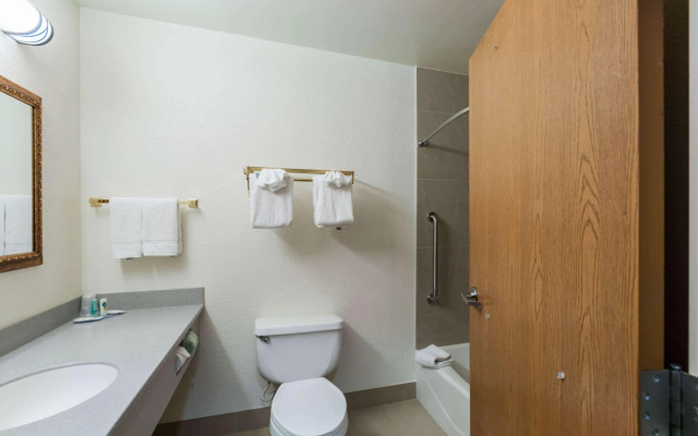 Red Roof Inn & Suites Chestertown