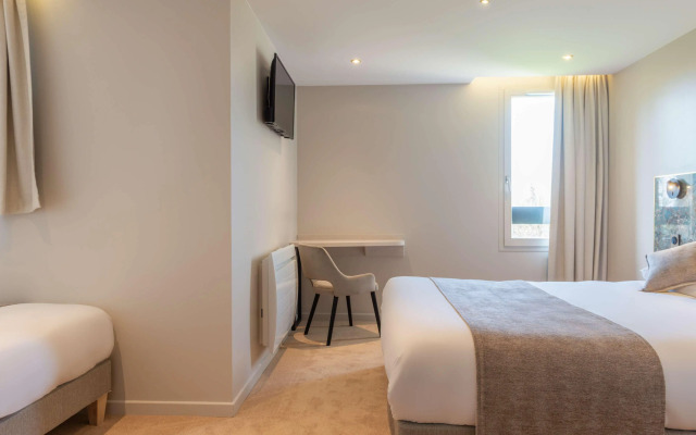 Отель The Originals Boutique, Hôtel Porte de Dieppe