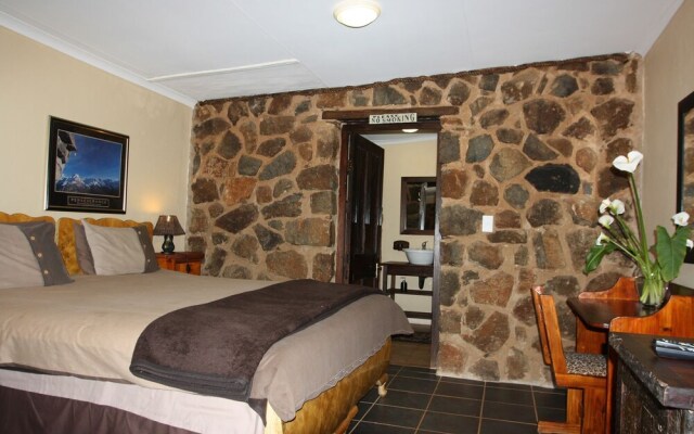 Lomas Creek Guest Lodge