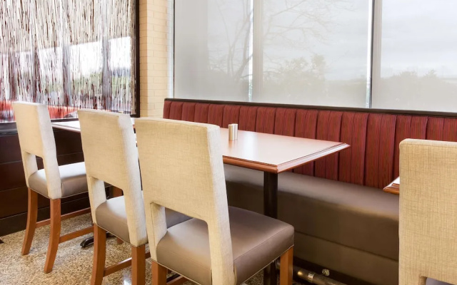 Drury Inn & Suites St. Louis Airport