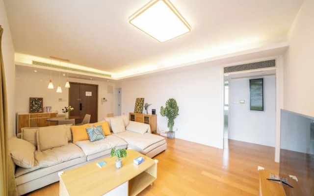 Tyms Modern 3BR 2BA Apt Near Metro