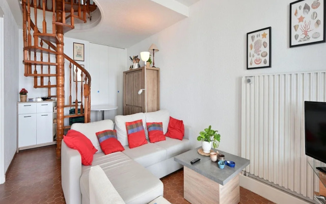 City-centered Comfort in Agde