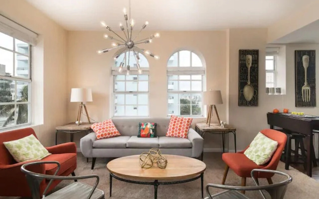 Apartment  on 7 th Collins Ave
