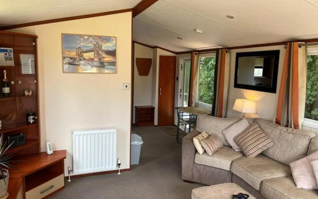 Spacious 2 bed Holiday Home Entertainment on Site