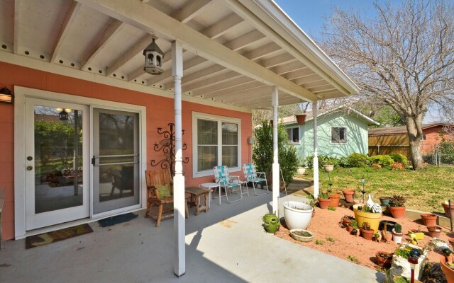 3BR 2BA Brentwood Home by RedAwning