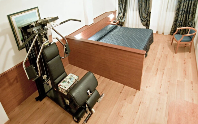 Point Hotel