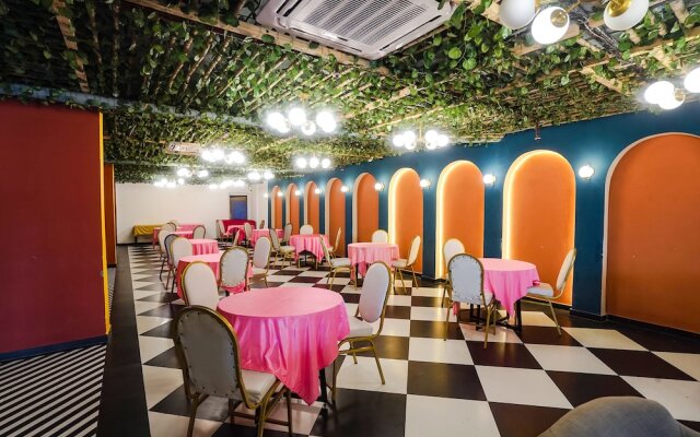 Fabhotel Prime Cloud 9