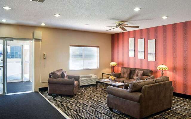 Quality Inn Brooklyn Center