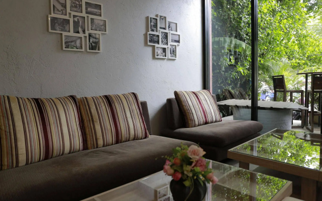 The Peaberry Explorer Hotel
