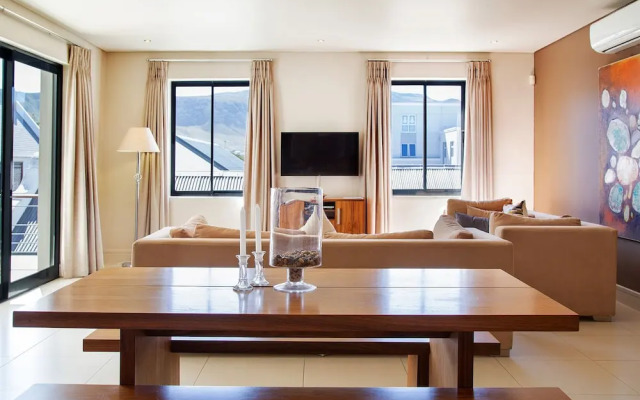 Marine Square Luxury Holiday Suites - Apartments