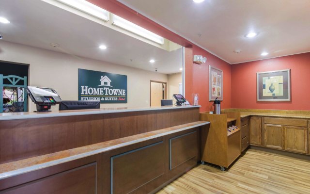 HomeTowne Studios & Suites by Red Roof Bentonville