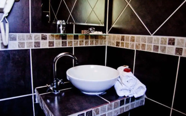 Kamanga Safari Hotel