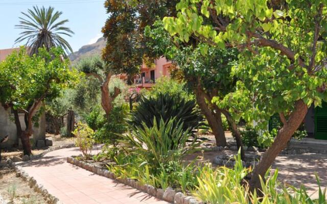 Seafront Apartments Gardenhouse