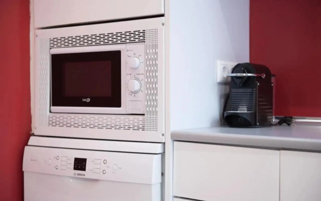 Charming 2 Bedroom Trocadero Arena area