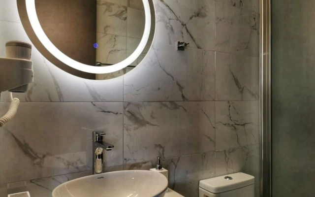 Sunrise Luxury Seaside Apartment