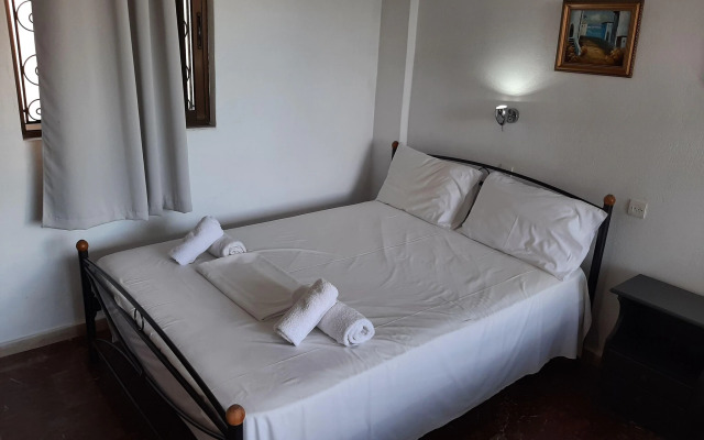 Cheerful apartment in Mpenitses with balcony