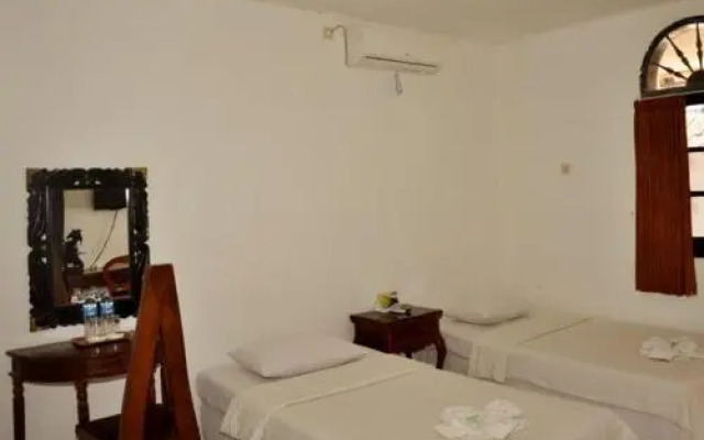 Oyo 3244 Grand Chandra Hotel