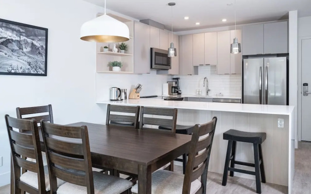 The Grizzly Basin by Revelstoke Vacation