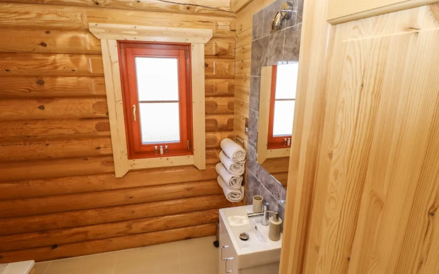 Pine Lodge