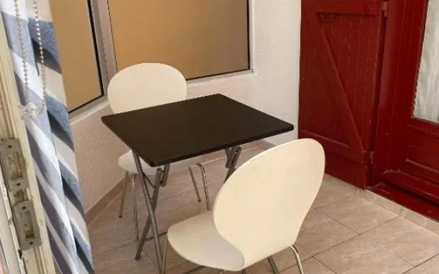 Coquet studio a 150m de la plage