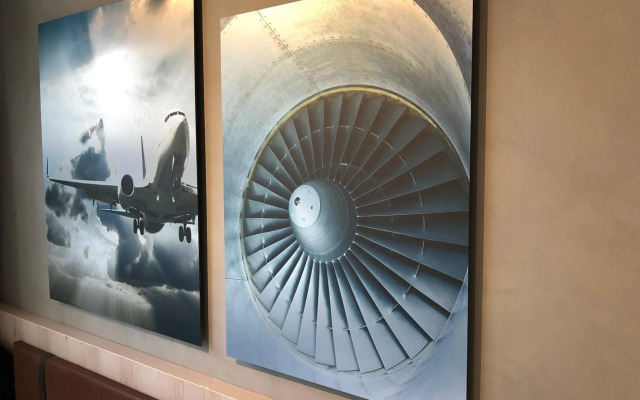 Pilot Airport Hotel