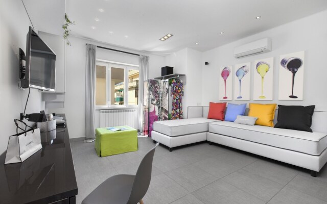 Maison Chanel Luxury & Pool
