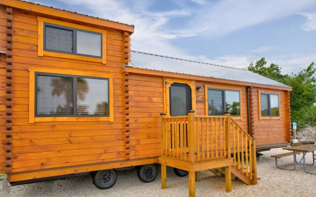 Cabins at Bonefish Bay