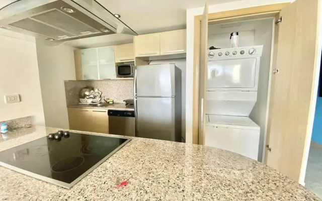 Marbella Towers gorgeous 3BR Apt , Beachfront