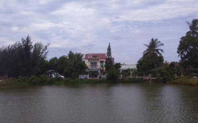 Tra Que Riverside Homestay