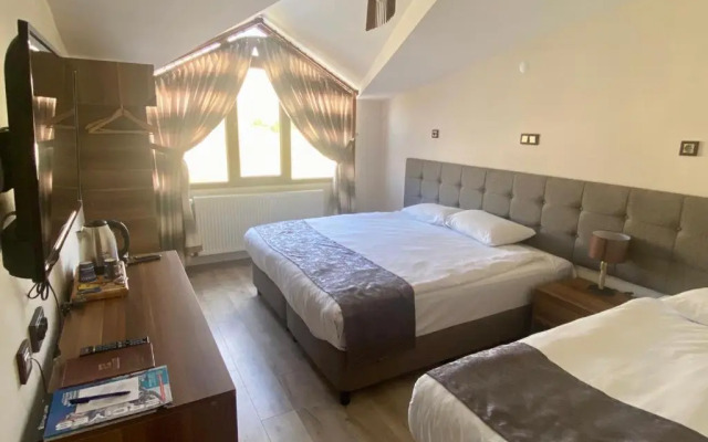 Zumrut Palas Hotel