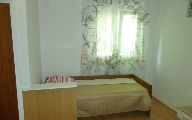 Apartment Tinka-with Beautiful Garden Area
