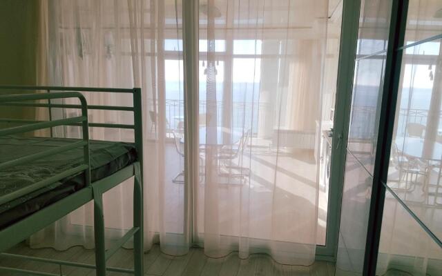 J.R Apartment in the sea