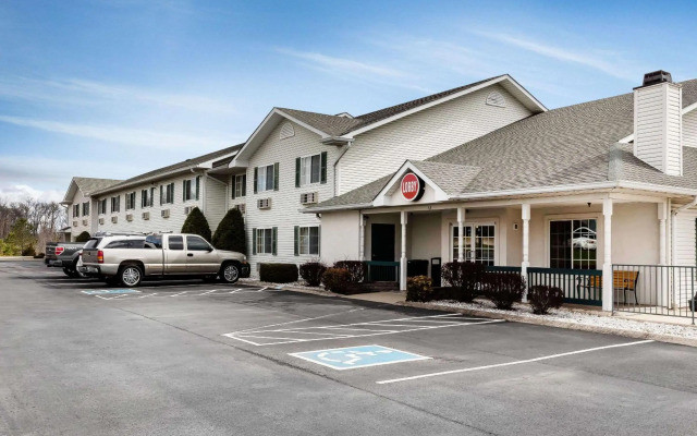 Econo Lodge Inn And Suites Dickson