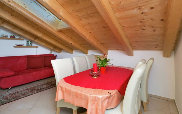 Apartment With Terrace in Aschau im Zillertal
