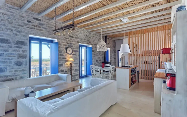 2 Bed Villa - Sleeps 6 - Pets - Pool - Parking