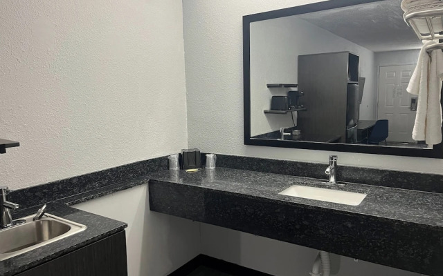 Studio 6 West Columbia, SC - Airport